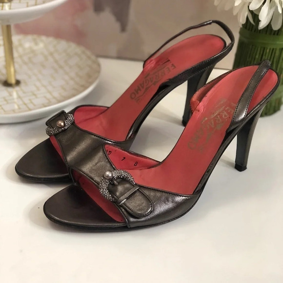 ! Salvatore Ferragamo heels! 💯% Authentic! - Picture 2 of 4